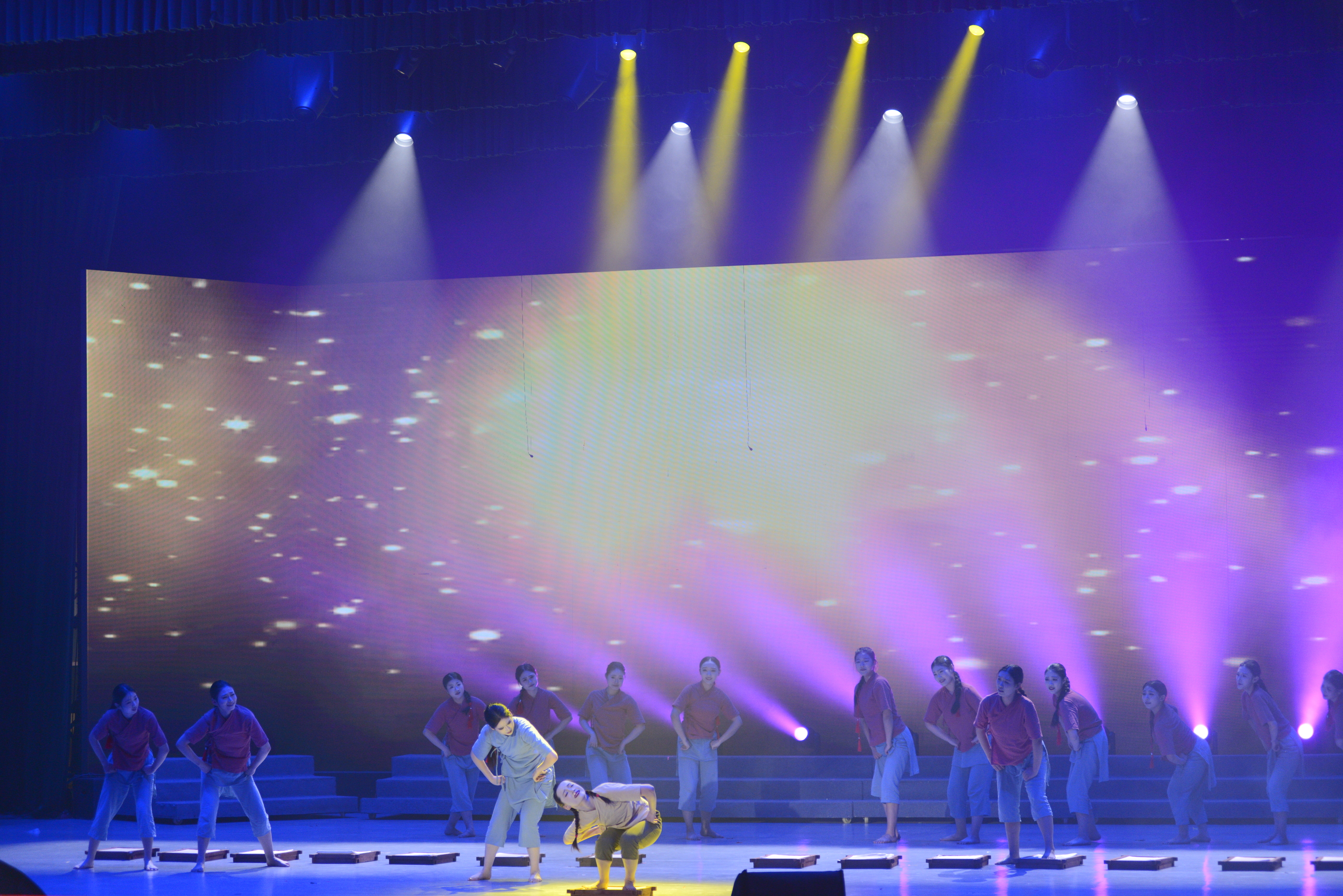 踩曲姑娘 (4) 踩曲姑娘 (4)