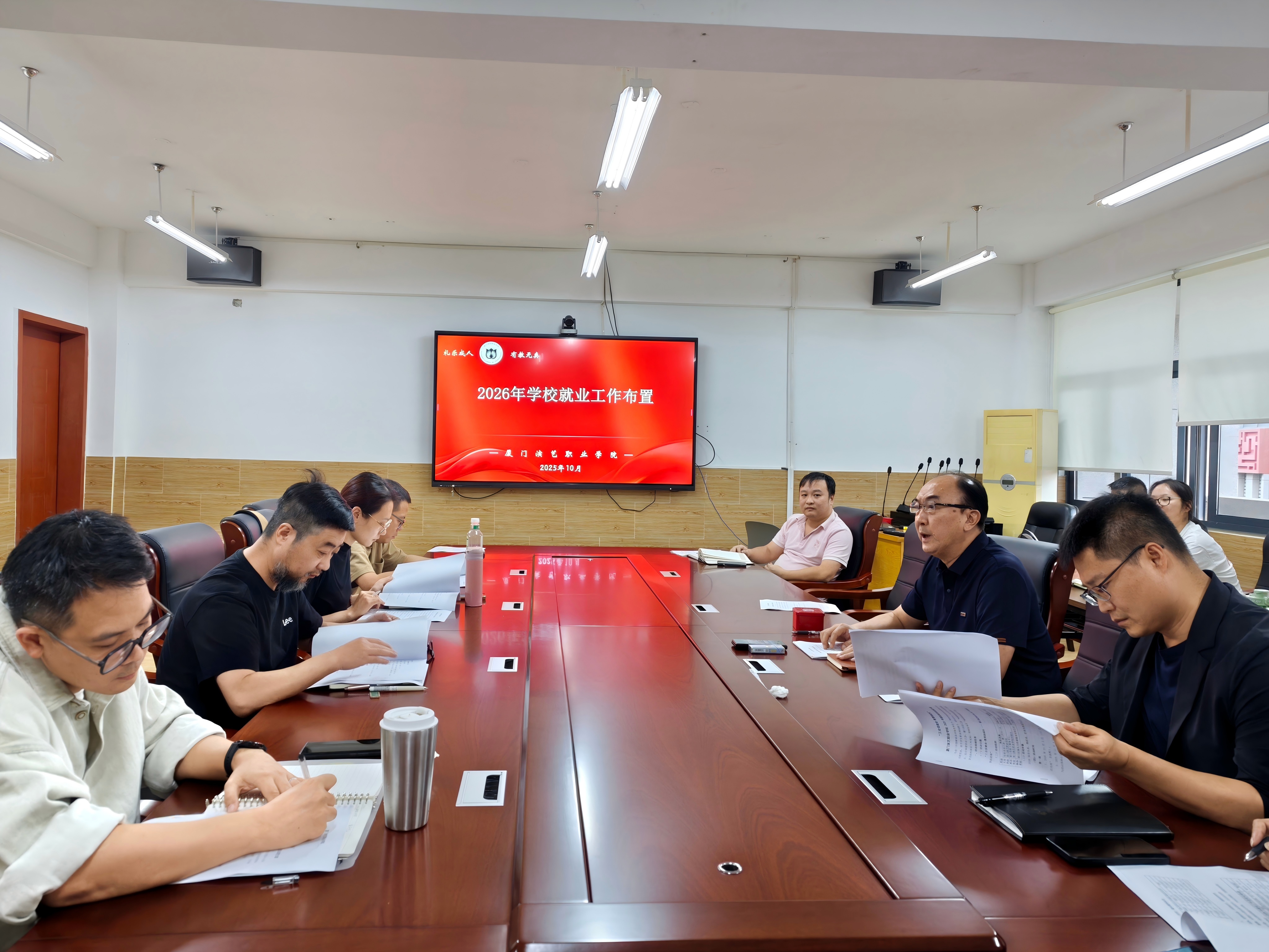 69c0fade87ef54e988bdfd06870b73b9(1)